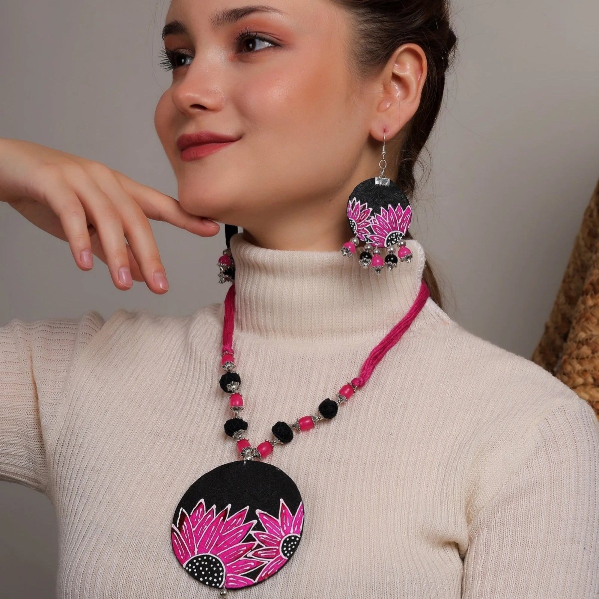 Surajmukhi Classic Multi Color Hand Painted (Necklace Set) HP - NP - 212 - KHOJ.CITY