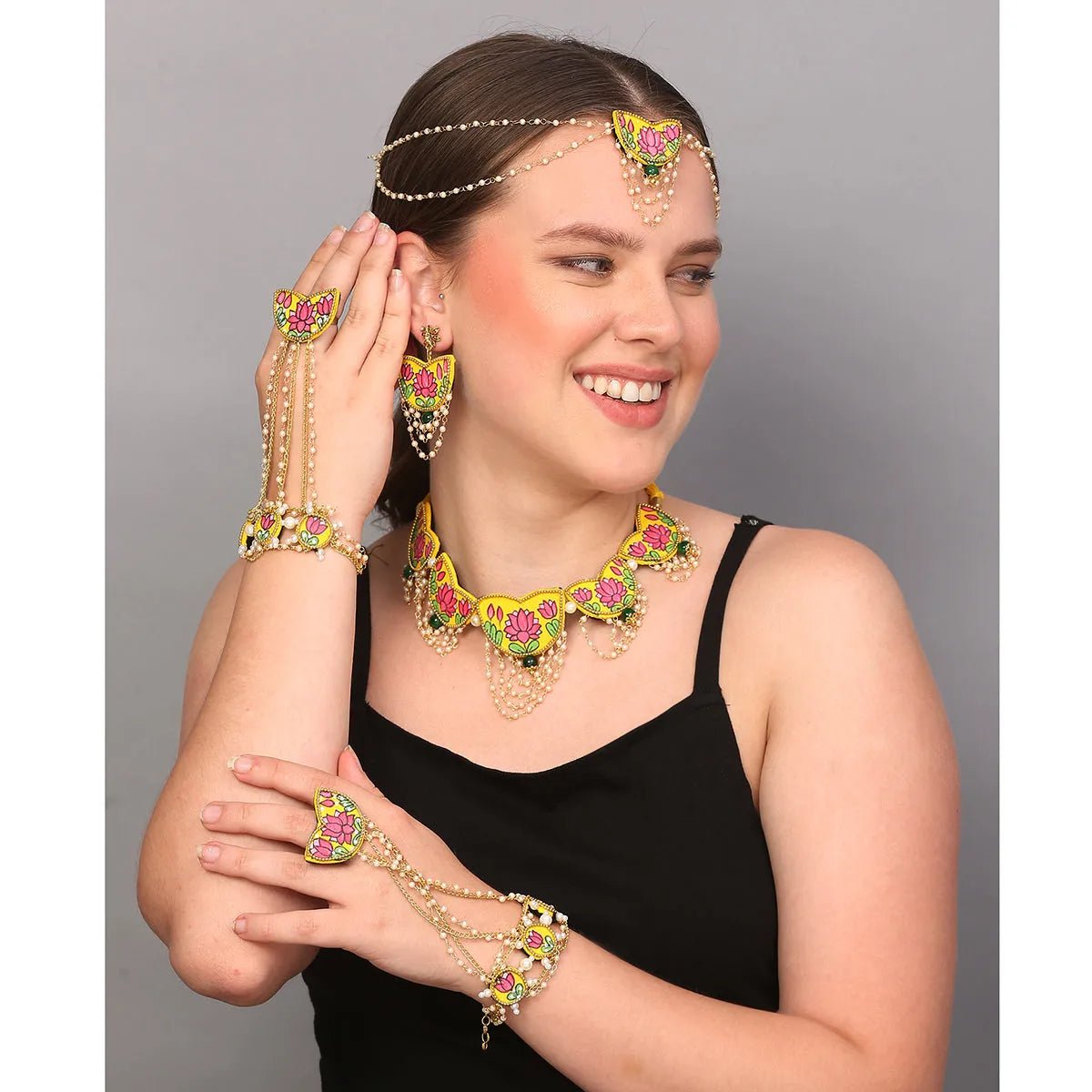 Kaatyayani Haldi Classic Hand Painted Bridal Jewelry (Shaadi Set) - 019 - KHOJ.CITY