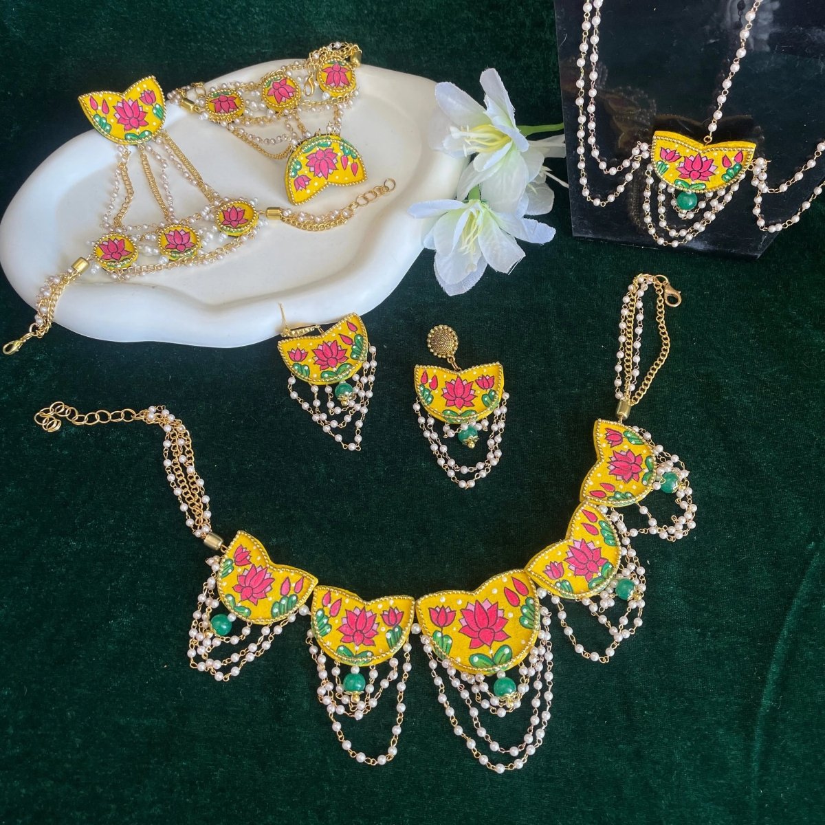 Kaatyayani Haldi Classic Hand Painted Bridal Jewelry (Shaadi Set) - 019 - KHOJ.CITY